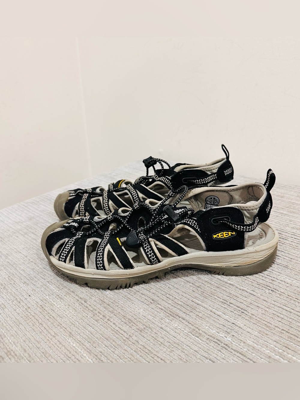 KEEN Whisper Women's Waterproof Sandals Size 8 US EU 38.5 Black Gray 1008448